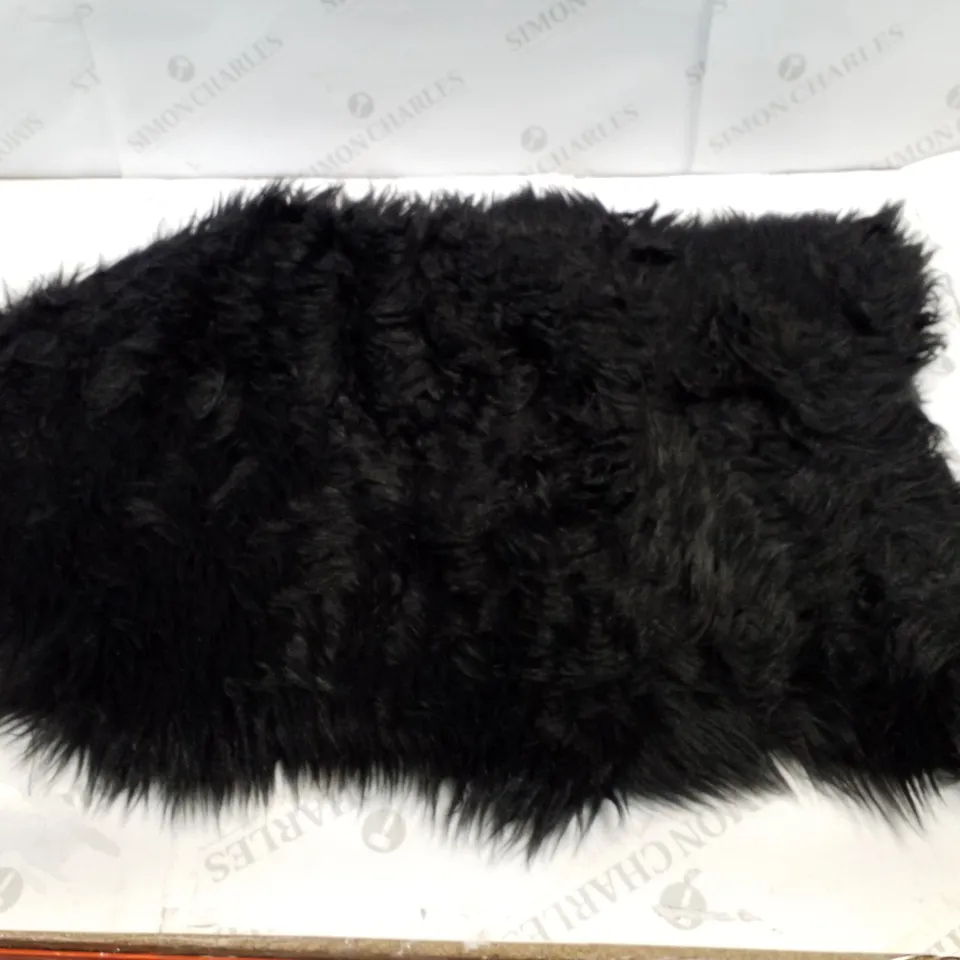 BRAND NEW PACO HOME PLAYA 960 RUG IN BLACK - 55×80CM