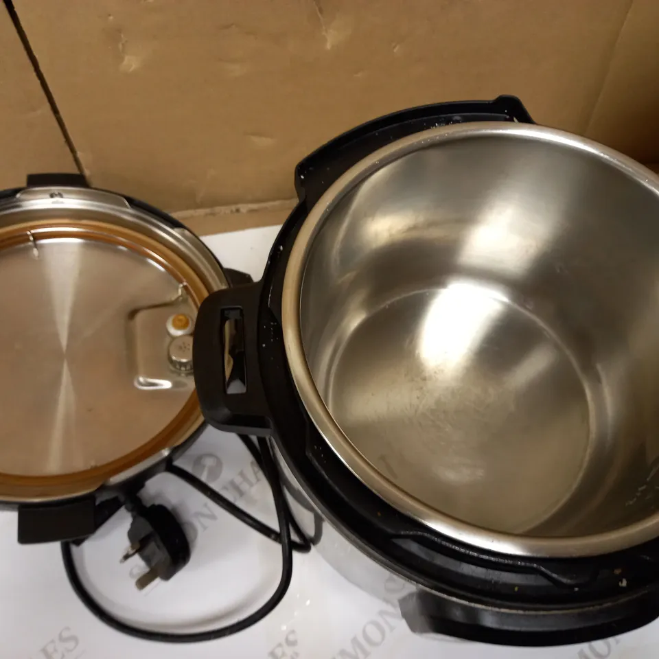 INSTANT POT DUO SMART PRESSURE COOKER