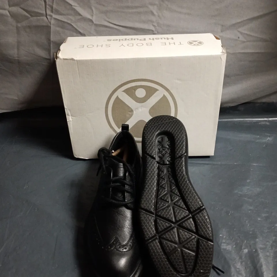 HUSH PUPPIES THE BODY SHOE – BLACK LEATHER OXFORD, BOXED - SIZE UK 4 