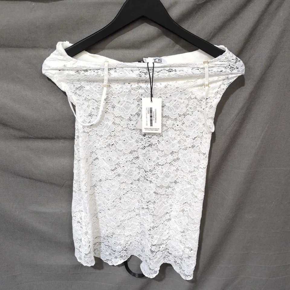 SLA THE LABEL LILA MINI DRESS – WHITE LACE, SIZE S