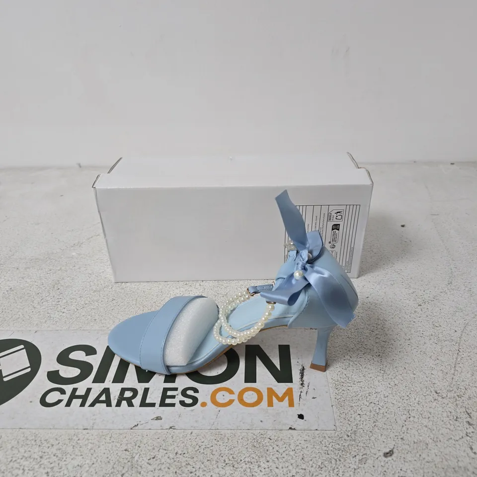 LIGHT BLUE WOMEN'S HEELED SANDAL WITH BOW AND PEARL-STRAP DETAIL – BOXED - SIZE EUR 40