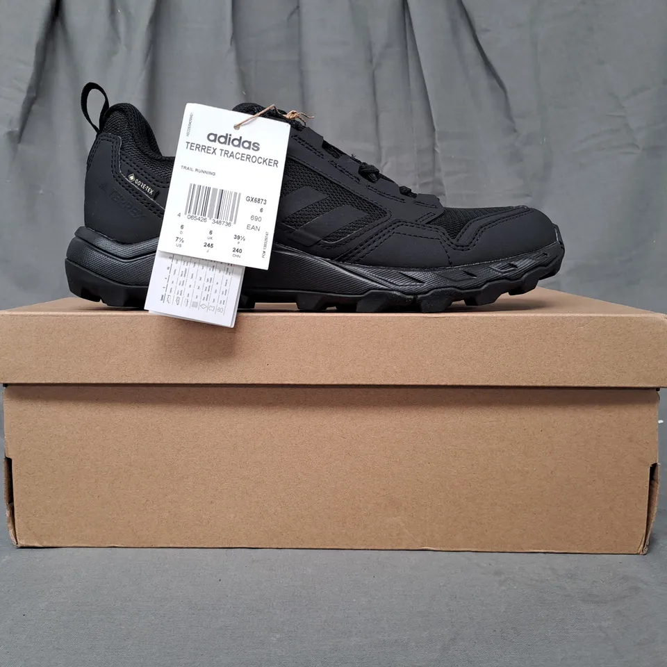 BOXED PAIR OF ADIDAS TERREX TRACEROCKER 2 GTX SHOES IN BLACK UK SIZE 6