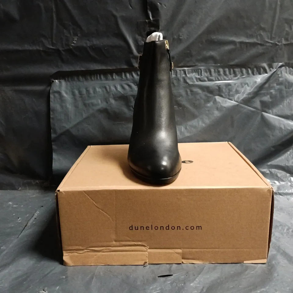 BOXED PAIR OF DUNE LONDON 586 OLENS SIDE-ZIP HEELED ANKLE BOOTS IN BLACK SIZE 5