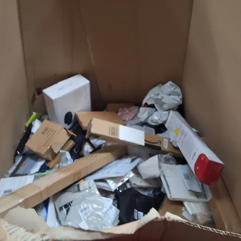 PALLET OF ASSORTED HOUSEHOLD GOODS AND ITEMS TO INCLUDE;RETRACTABLE SAFETY GATE,LUNCH BOX,NECK PILLOW