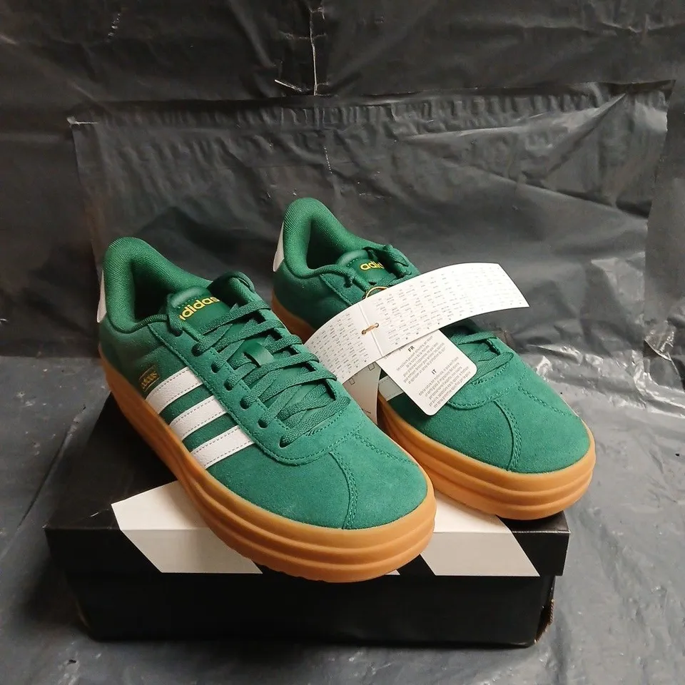 ADIDAS GAZELLE GREEN SUEDE TRAINERS – GUM SOLE UK 8
