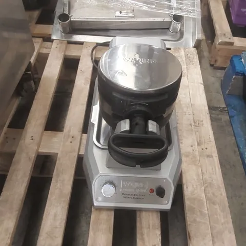 WARING COMMERICAL WAFFLE MAKER