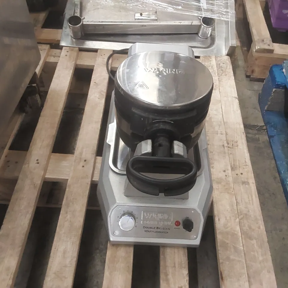 WARING COMMERICAL WAFFLE MAKER