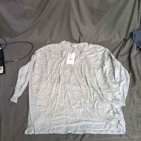 HUSH GILLIAN WIDE JERSEY V NECK TOP - PALE GREY MARL - UK SIZE S
