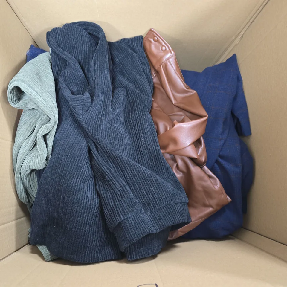 BOX OF APPROXIMATELY 15 ASSORTED CLOTHING ITEMS TO INCLUDE - JUMPERS - SHIRTS  PANTS , ETC 