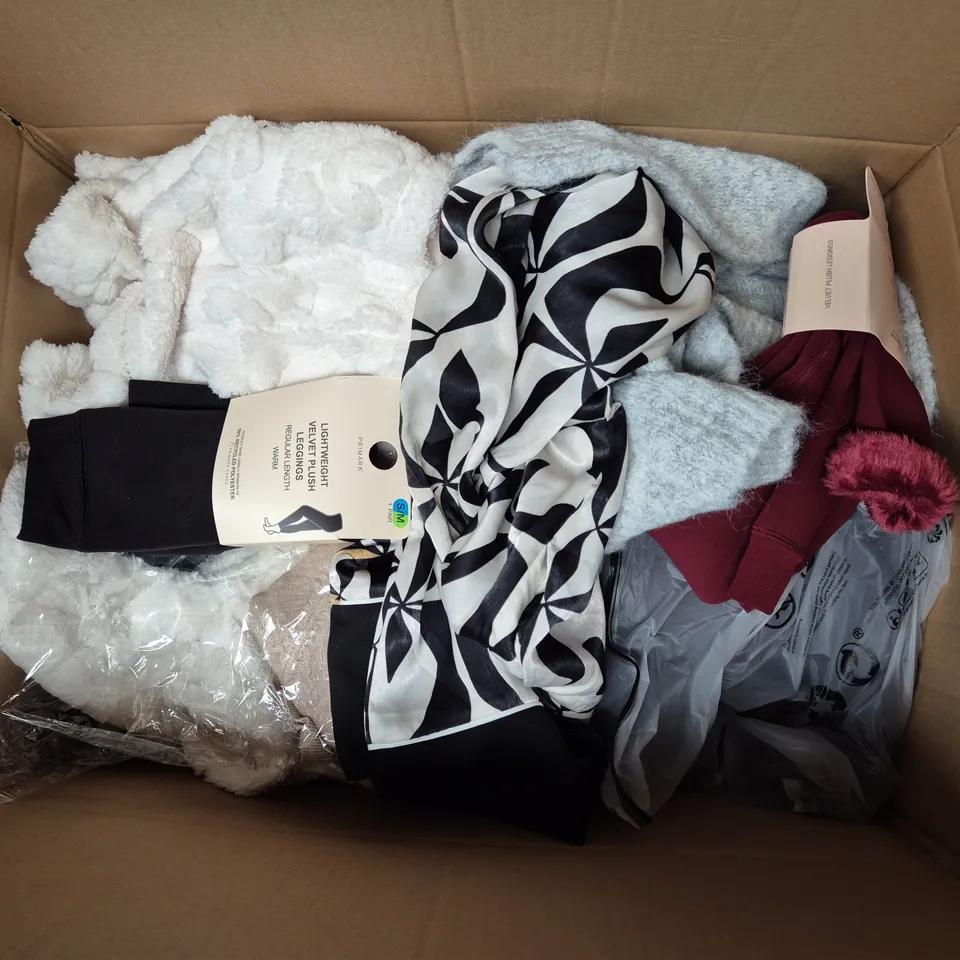 LARGE BOX OF ASSORTED CLOTHING ITEMS IN VARIOUS SIZES, STYLES AND COLOUR  TO INCLUDE LEGGINGS, SWEATERS, FLEECE, ETC