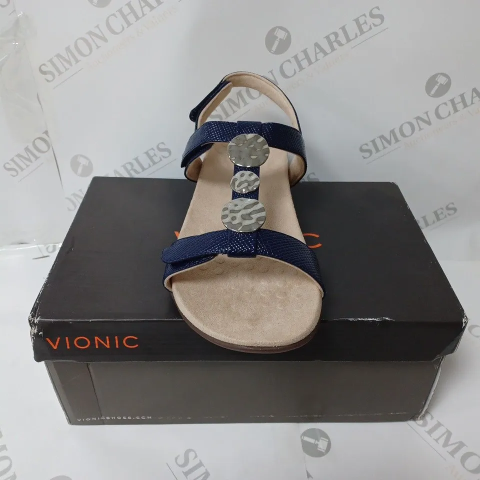 BOXED PAIR OF VIONIC ORTHOTIC REST FARRA FLAT STRAPPY SANDALS W/ FMT TECHNOLOGY - UK SIZE 6, NAVY