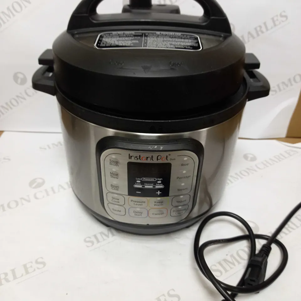 INSTANT POT DUO MINI PRESSURE COOKER