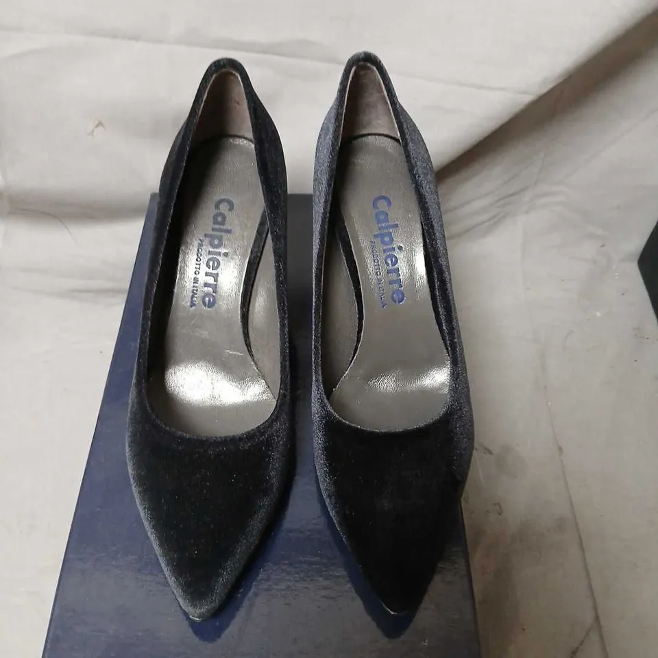 CALPIERRE VELVET BLACK DESIGNER HEELS, EU 37 (UK 4)