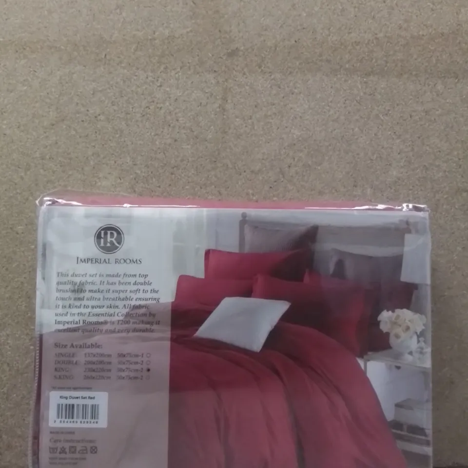 BRAND NEW IMPERIAL ROOMS KINGSIZE DUVET SET - BLOOD RED