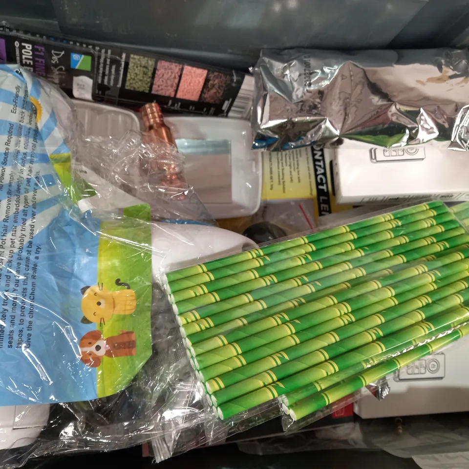 LOT OF APPROXIMATELY 10 ASSORTED HOUSEHOLD ITEMS TO INCLUDE VENT-AXIA FAN, LORD OF THE RINGS COASTER SET, ETC