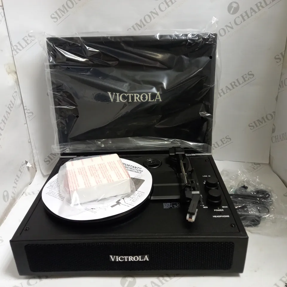VICTROLA BLUETOOTH TURNTABLE