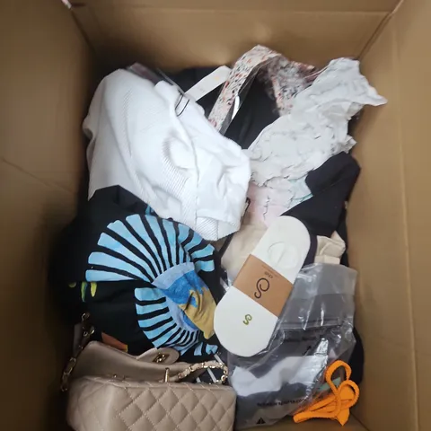 APPROXIMATELY 20 ASSORTED CLOTHING ITEMS IN VARIOUS SIZES, STYLES AND COLOURS