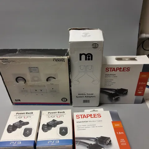 APPROXIMATEY 8 ASSORTED ELECTRICAL GOODS TO INCLUDE STAPLES MONITOR CABLE, STREETPARTY GEAR 4 SPEAKERS, AND PS3 POWER BANK ETC.