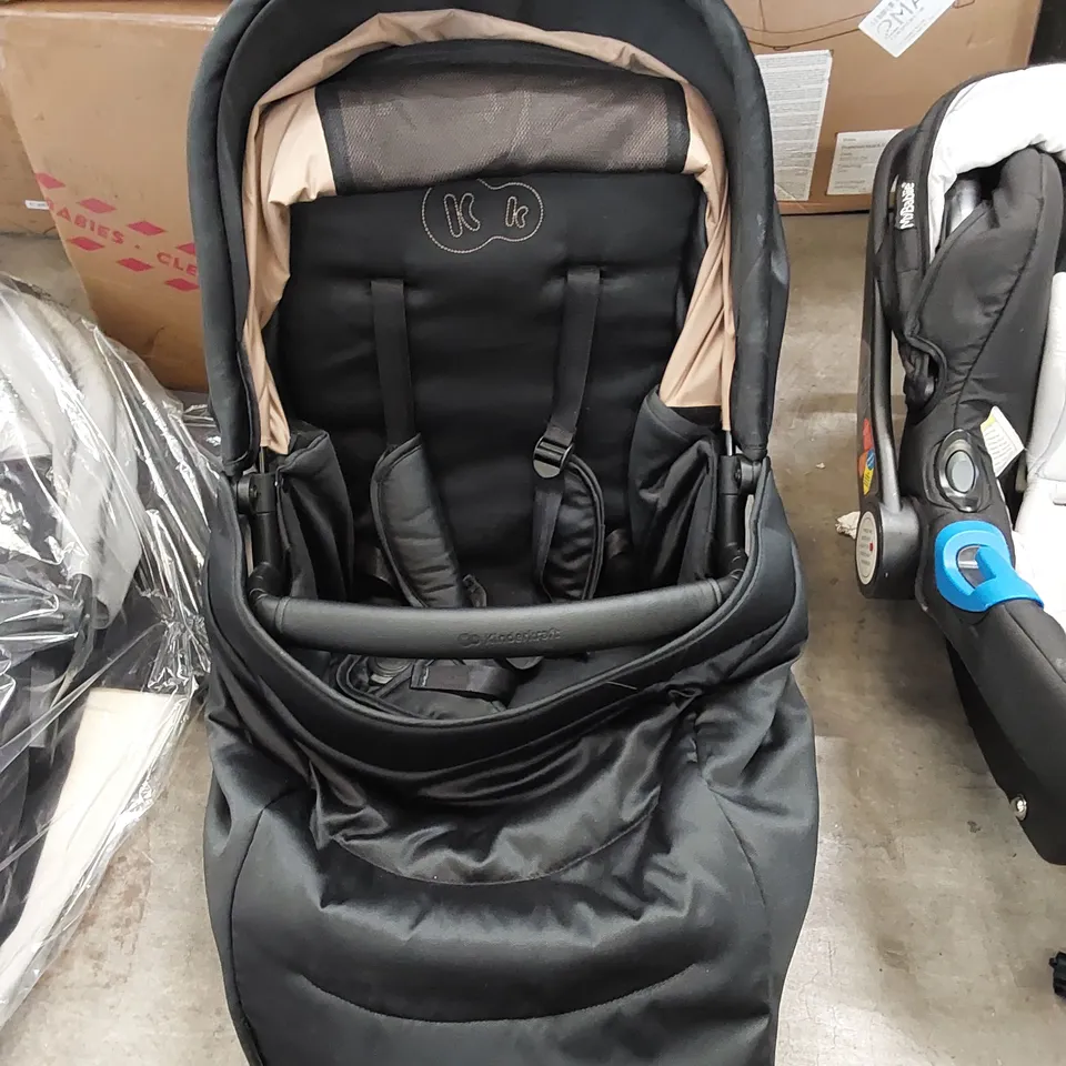 BRANDED BABY TRAVEL SEAT 