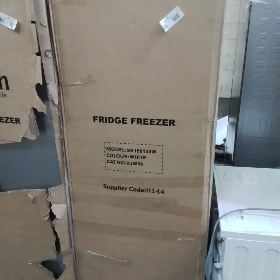 BOXED SWAN SR156120W 55CM 50/50 TOTAL NO FROST FRIDGE FREEZER - WHITE