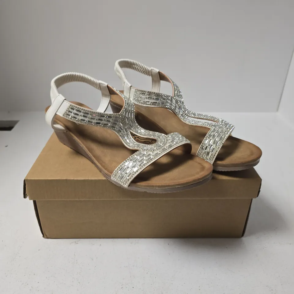 JO & JOE CAPE VERDE WHITE SANDALS – UK 7