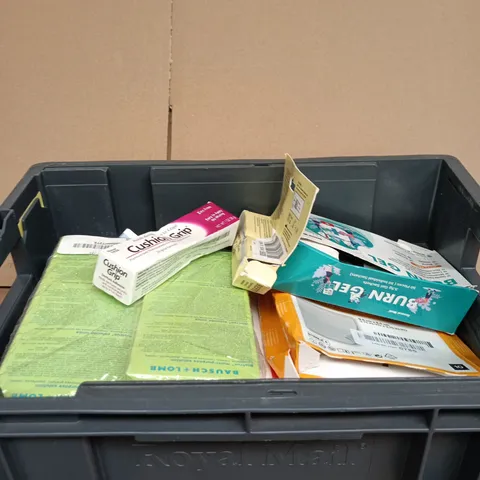 TOTE OF APPROXIMATELY 10 ASSORTED ITEMS INCLUDING CUSHION GRIP, DR DENTI REFIT TEMPORARY DENTAL CEMENT AND BAUSCH AND LOMB BIO TRUE MULTI-PURPOSE SOLUTION