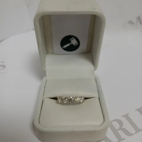DESIGNER 18CT GOLD FIVE STONE HALF ETERNITY RING SET WITH DIAMONDS WEIGHING +-1.56CT