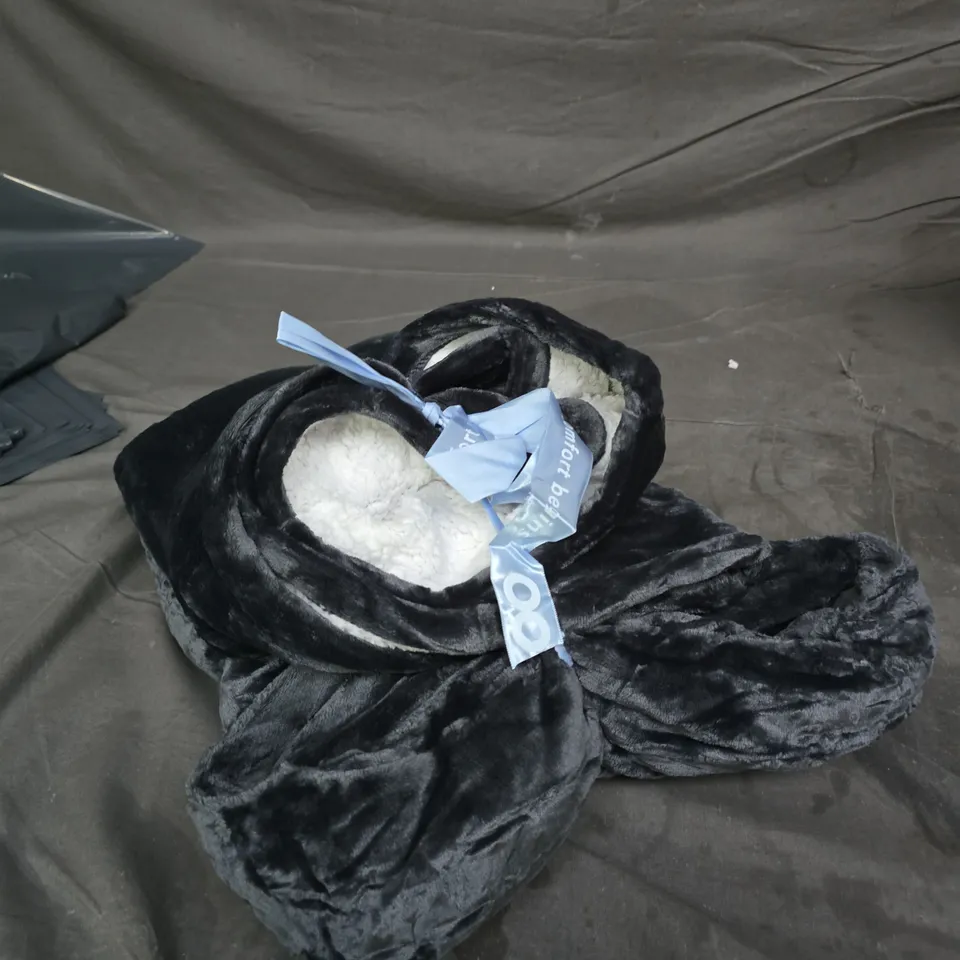 BLACK OO OODIE WITH WHITE FLEECE LINING