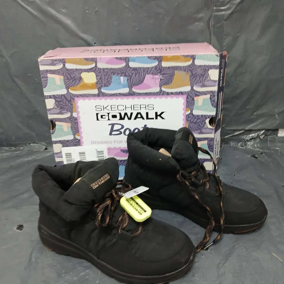 BOXED PAIR OF SKETCHERS GO WALK PUFFY SNEAKER BOOTS BLACK - UK 8 