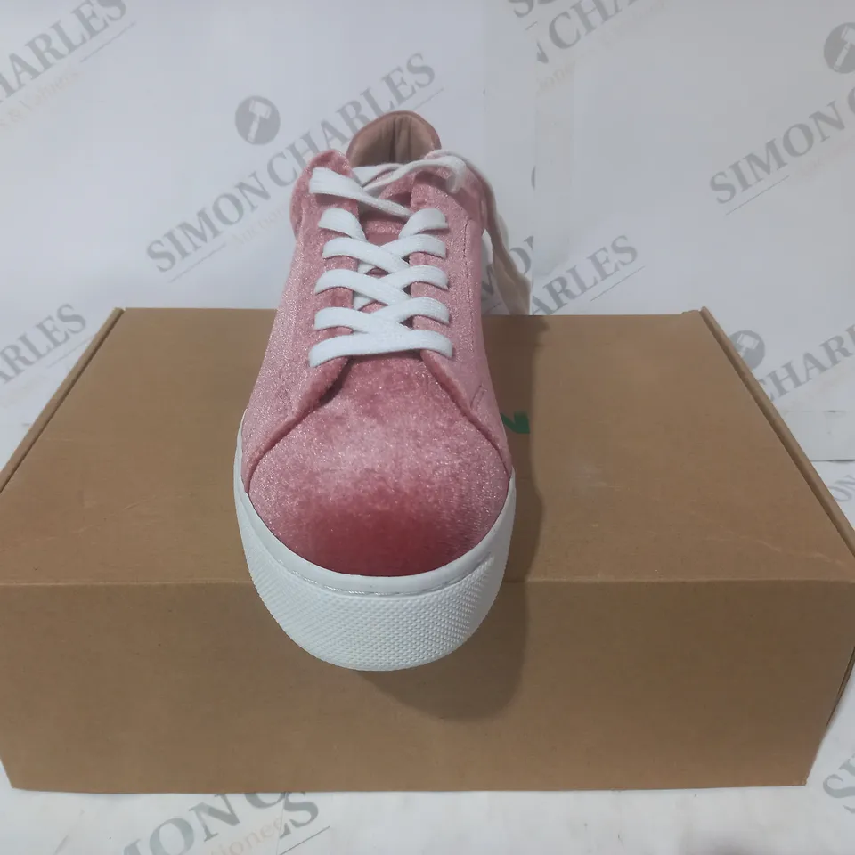 BOXED PAIR OF BODEN VELVET TRAINERS IN PINK EU SIZE 42