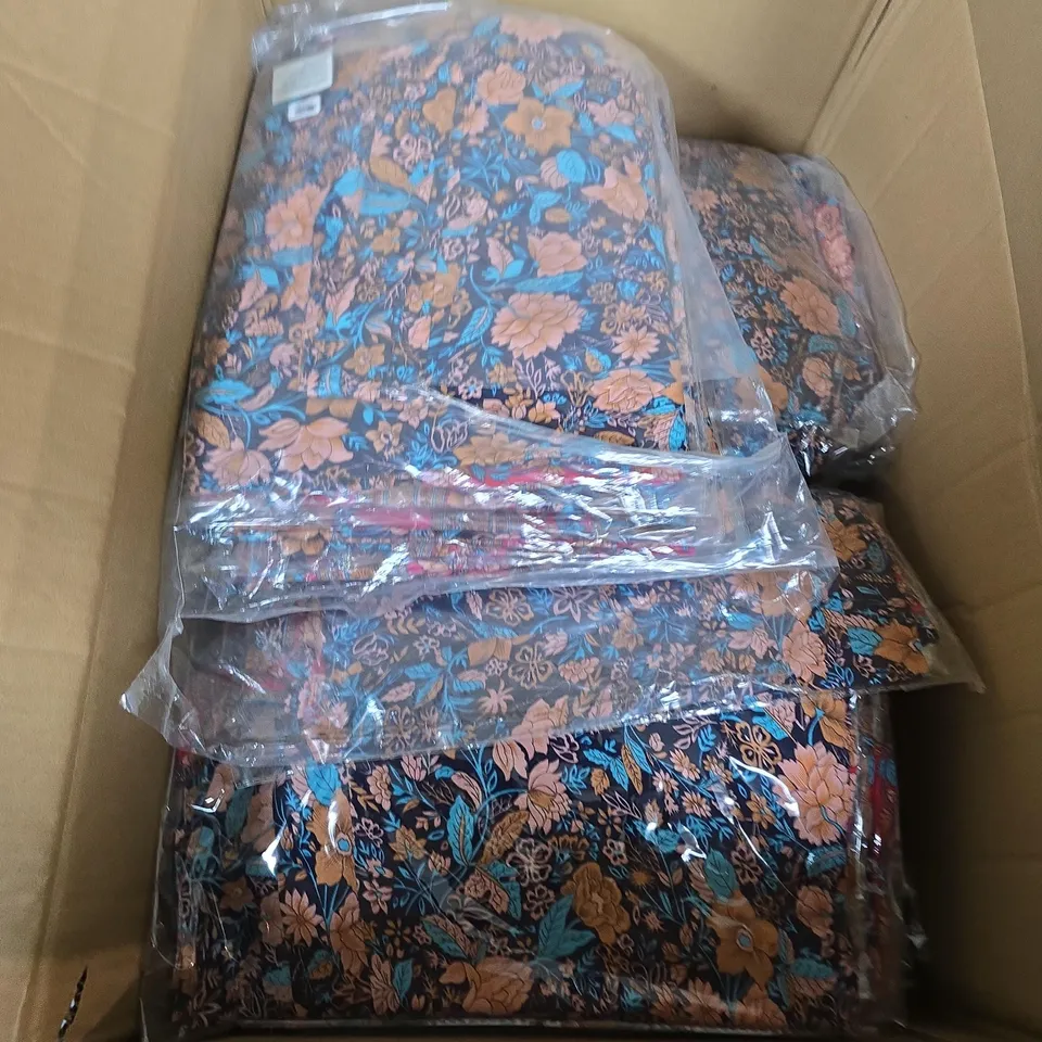 BOX OF APPROXIMATELY 60 FLORAL ROBE/KIMONOS 