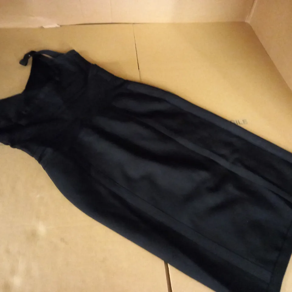 HOUSE OF LONDON BLACK BANDAGE DRESS - M