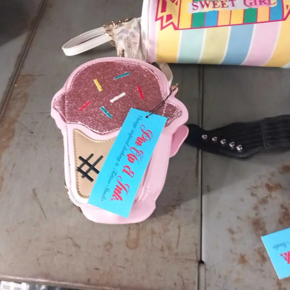5 ASSORTED PIN UP AND INK HANDBAGS