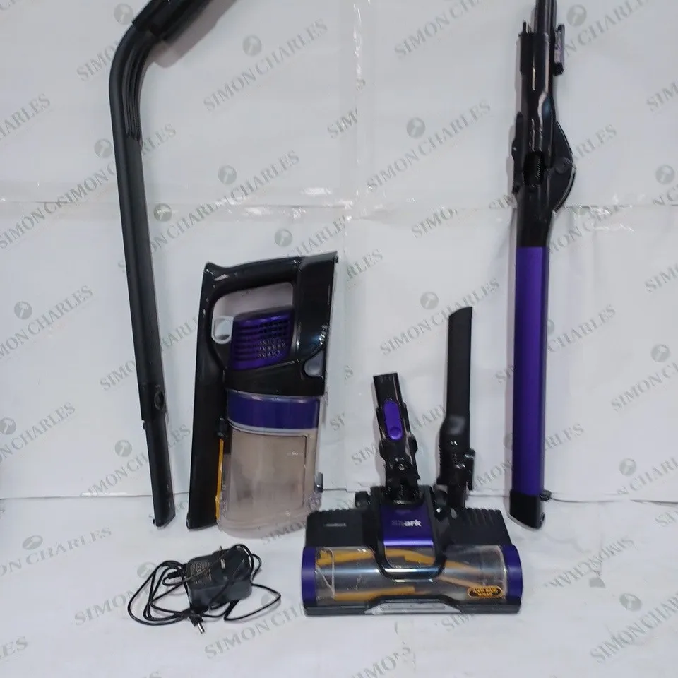SHARK ANTI HAIR WRAP CORDLESS PET VACUUM CLEANER IZ202UKT