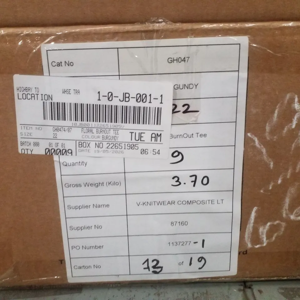 BOX CONTAINING APPROXIMATELY 9 BRAND NEW SIMPLY BE BURGUNDY FLORAL BURNOUT TEES - SIZE 22