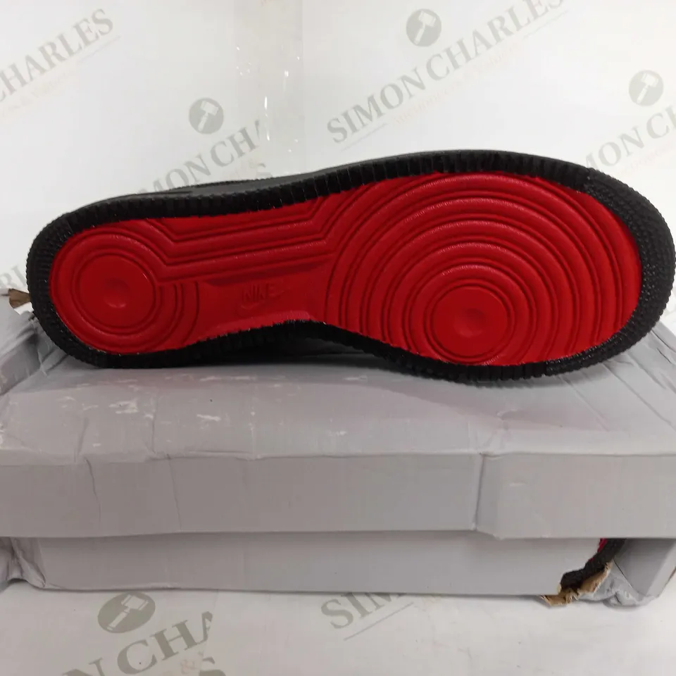 NIKE AIR FORCE 1 07 IN BLACK GLITTER - UK 8.5