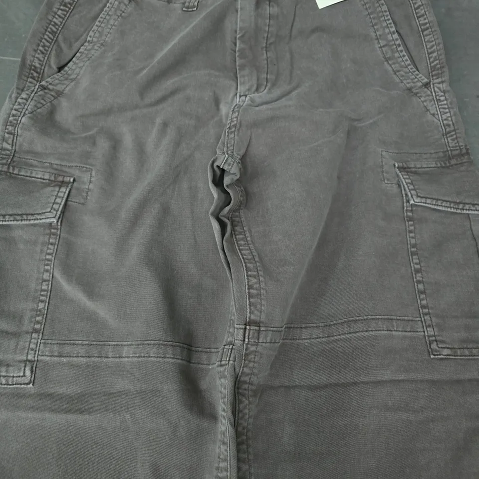 ABERCROMBIE & FITCH BAGGY TROUSERS IN BROWN SIZE 30/30
