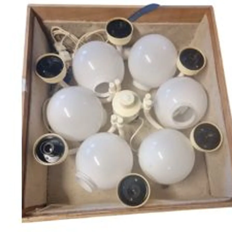 12 VINTAGE CEILING 60'S RETRO CHANDELIER LIGHTS w / PROTECTIVE WOOD CARRY CASES RRP £10800