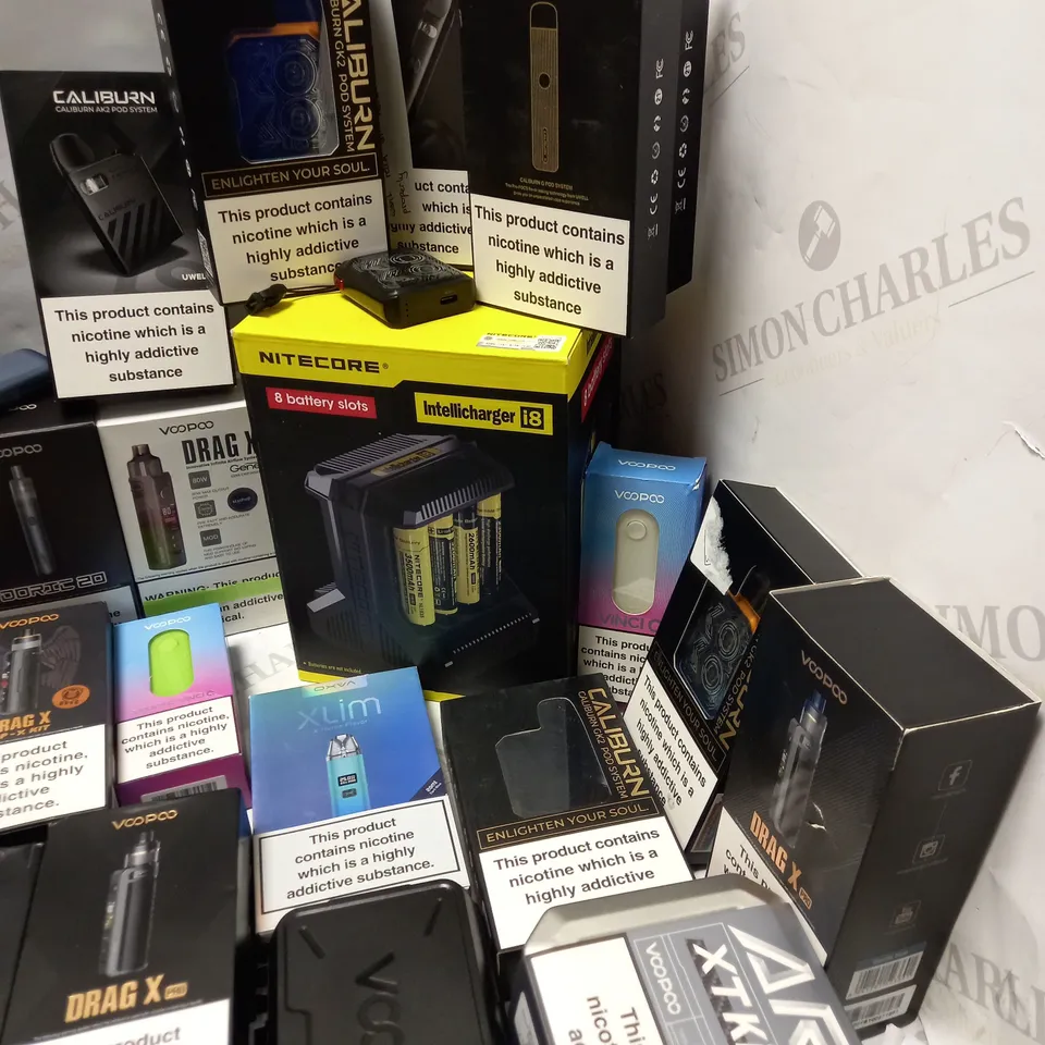 LOT OF APPROX 35 E-CIGARETTE ITEMS TO INCLUDE VOOPOO VINCI , ARGUS XT KIT CARBON FIBER , OXVN XLIM X-TREME FLAVOUR , ETC