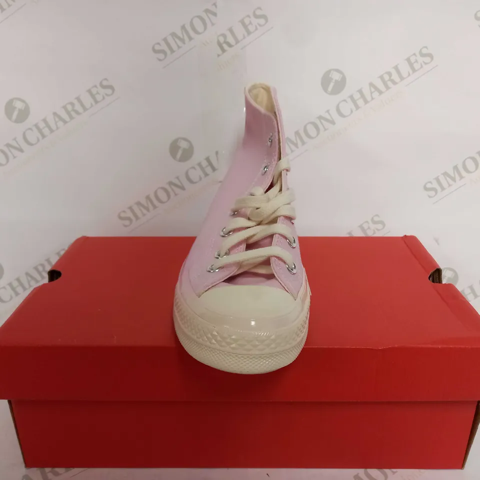 CONVERSE ALL STARS IN WASHED PINK - UK 4.5