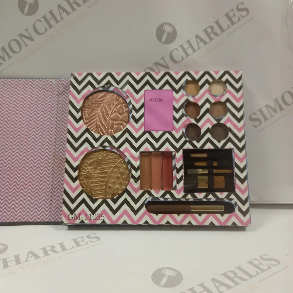 A MUST HAVE GORGOEUS MAKE UP BOOK 