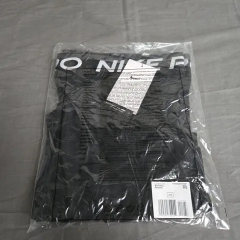 BAGGED NIKE PRO MID RISE 8" XXL