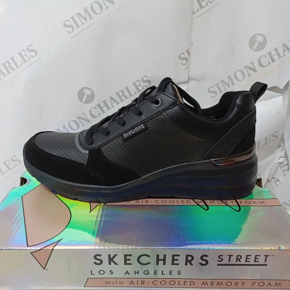 BOXED SKECHERS BILLION TRAINERS, BLACK - SIZE 6 