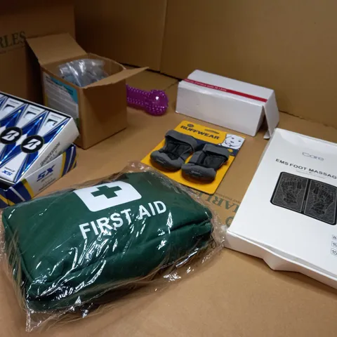 LOT OF APPROX 13 ASSORTED HOUSEHOLD ITEMS TO INCLUDE: BOXED GOLF BALLS, DECOY CAMERA, PACKAGED FIRST AID BAG