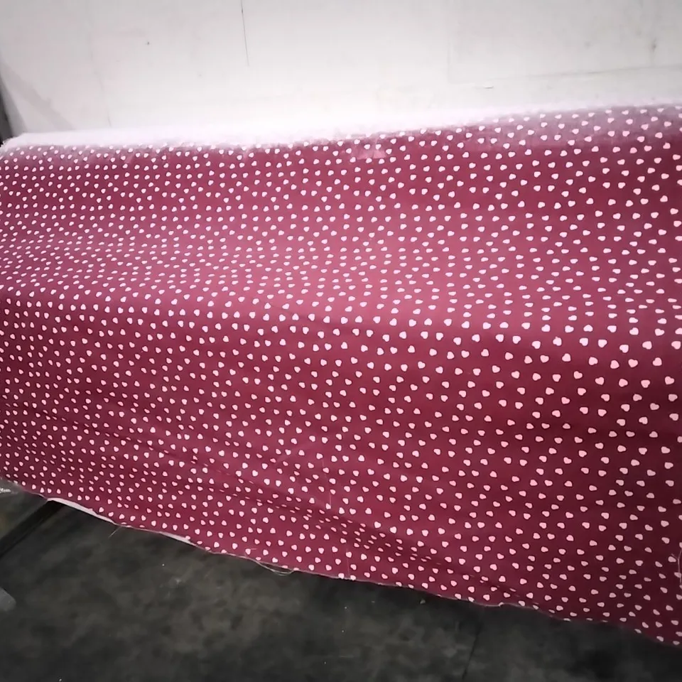 ROLL OF PINK LINEN WITH WHITE HEART PATTERN APPROXIMATELY 108MX1.5M 