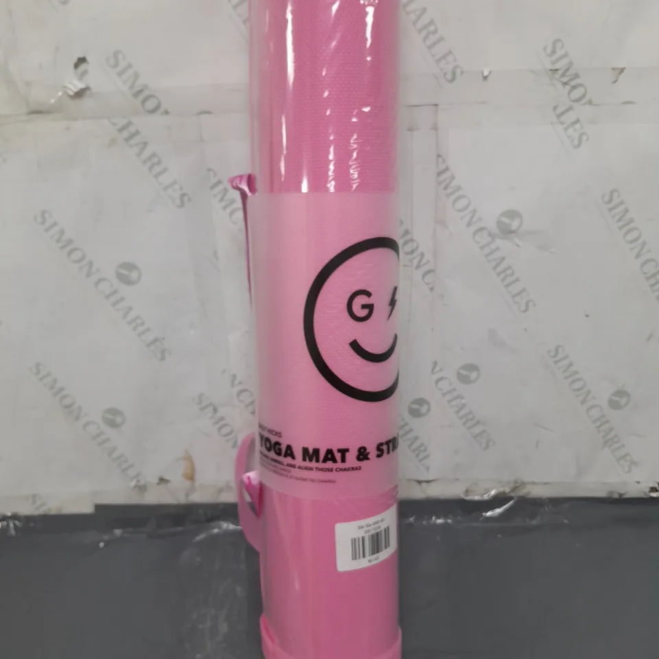 GILLY HICKS YOGA MAT & STRAP 