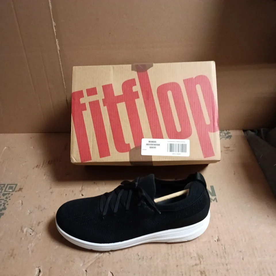 FITFLOP BLACK KNIT TRAINERS WITH WHITE SOLE - SIZE UK 9