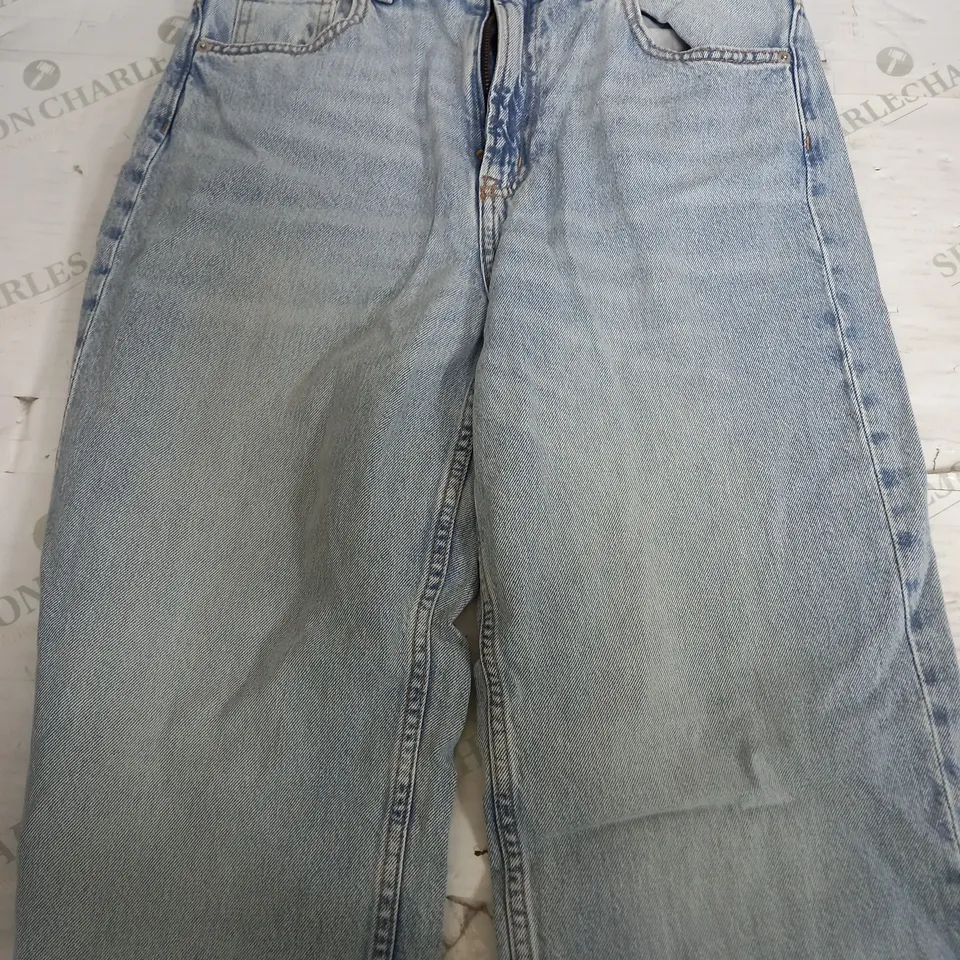DIVIDED LIGHT DENIM HIGH WAISTED JEANS - UK 12 
