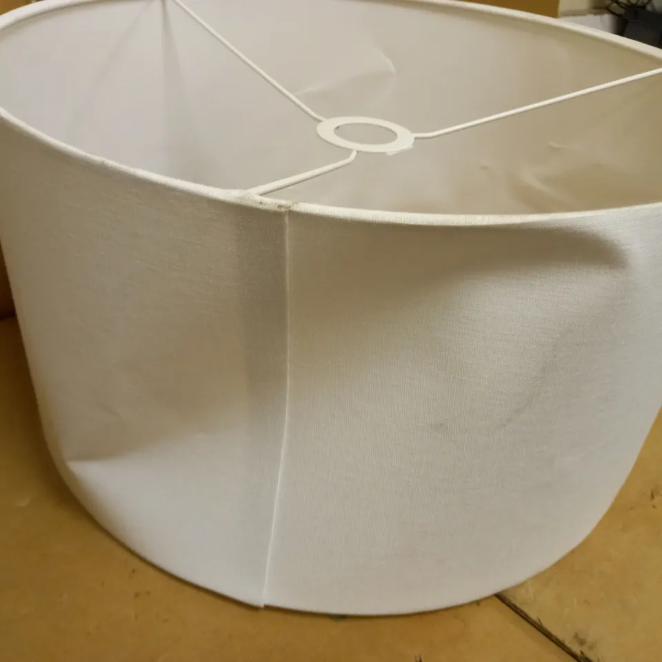 DESIGNER STYLE WHITE CEILING LIGHT SHADE 