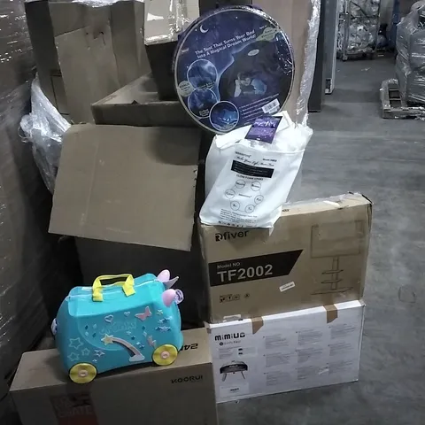 PALLET CONTAINING VARIOUS ASSORTED ITEMS TO INCLUDE: LED PARTY FOAM STICKS, TRUNKI, PIZZA OVEN, DREAM BED TENT. PC MONITOR ETC.